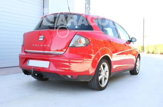 Фаркоп Aragon для Volkswagen Jetta VI 2010-2015. Артикул E5812AA