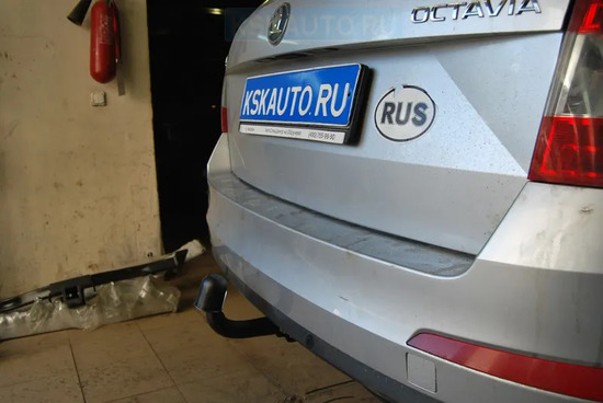 Фаркоп Auto-Hak для Skoda Octavia A7 лифтбек 2013-2020. Артикул H 20
