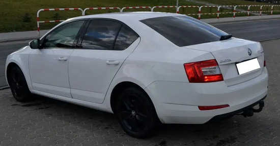 Фаркоп Auto-Hak для Skoda Octavia A7 лифтбек 2013-2020. Артикул H 20
