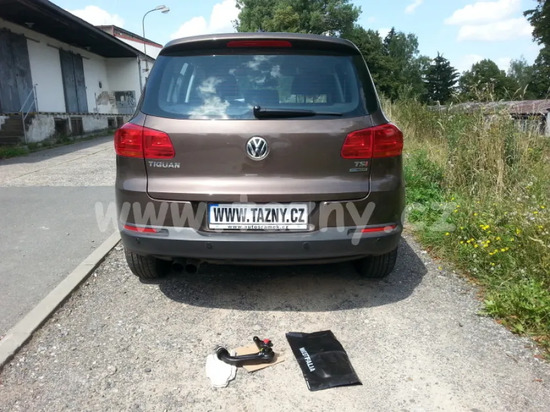 Фаркоп Westfalia для Audi Q3 I 2011-2018. Быстросъемный крюк. Артикул 305423600001