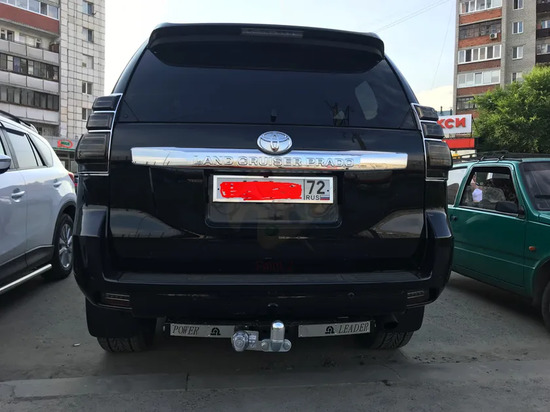 Фаркоп Лидер-Плюс для Toyota Land Cruiser Prado 120 2002-2009 (с накладкой из нерж. стали). Фланцевое крепление. Артикул T113-F(N)