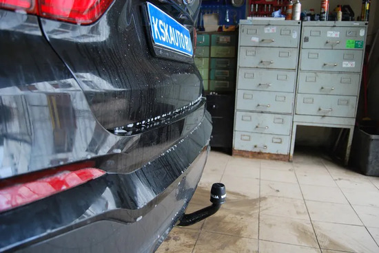 Фаркоп Westfalia с электрикой для BMW X3 F25 (включая M-Sport) 2010-2014. Быстросъемный крюк. Артикул 303340900113