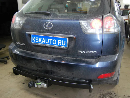Фаркоп Лидер-Плюс для Toyota Highlander I 2003-2007. Фланцевое крепление. Артикул L101-F