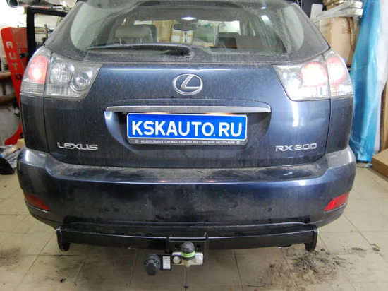 Фаркоп Лидер-Плюс для Toyota Highlander I 2003-2007. Фланцевое крепление. Артикул L101-F