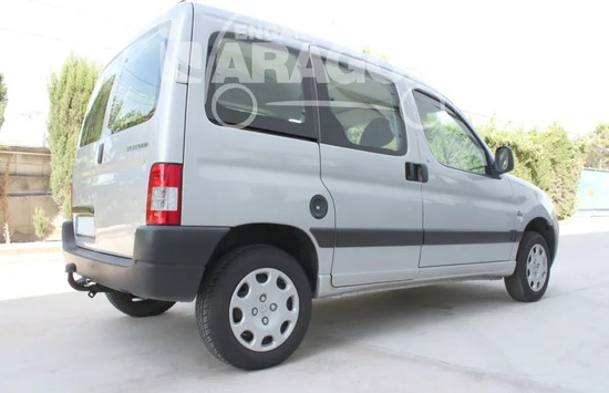 Фаркоп Aragon для Peugeot Partner I (Origin) 1997-2012. Артикул E1212AA