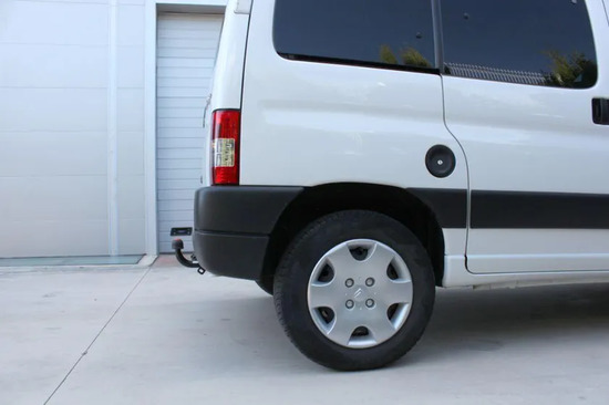 Фаркоп Aragon для Peugeot Partner I (Origin) 1997-2012. Артикул E1212AA