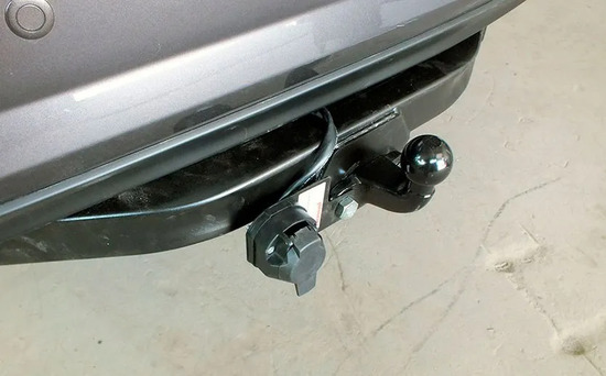 Фаркоп Oris (ранее Bosal) для Toyota Fortuner II 2015-2022. Фланцевое крепление. Артикул 3015-F