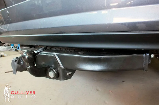 Фаркоп Oris (ранее Bosal) для Toyota Fortuner II 2015-2022. Фланцевое крепление. Артикул 3015-F