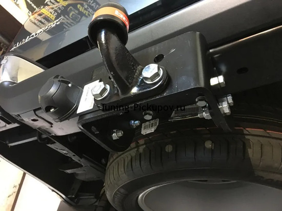 Фаркоп Oris (ранее Bosal) для Volkswagen Amarok (с бампером) 2010-2022. Фланцевое крепление. Артикул 2192-F
