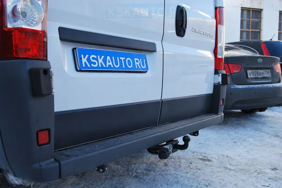 Фаркоп Лидер-Плюс для Peugeot Boxer L2 2006-2022. Фланцевое крепление. Артикул P107-FC