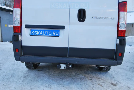 Фаркоп Лидер-Плюс для Peugeot Boxer L2 2006-2022. Фланцевое крепление. Артикул P107-FC