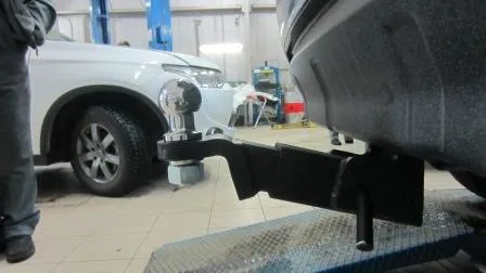 Балка Bosal для фаркопа под квадрат (с шаром типа E) для Mitsubishi Outlander XL 2007-2012. Артикул 4165-E