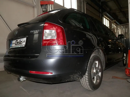 Фаркоп Galia оцинкованный для Skoda Octavia A5 седан, универсал 2004-2013. Быстросъемный крюк. Артикул S086C