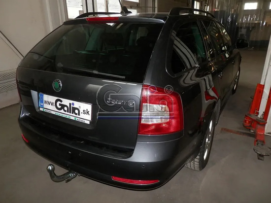Фаркоп Galia оцинкованный для Skoda Octavia A5 седан, универсал 2004-2013. Быстросъемный крюк. Артикул S086C