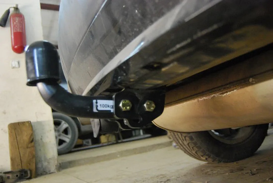 Фаркоп Auto-Hak для BMW X3 F25 2011-2014. Артикул B 16