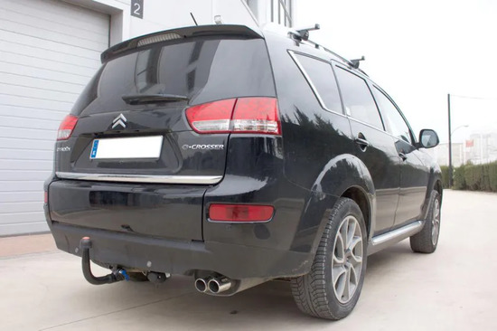 Фаркоп Aragon (быстросъемный крюк, вертикальное крепление) для Mitsubishi Outlander XL 2007-2012.. Артикул E4204BV