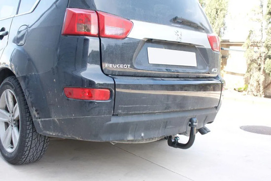 Фаркоп Aragon (быстросъемный крюк, вертикальное крепление) для Mitsubishi Outlander XL 2007-2012.. Артикул E4204BV