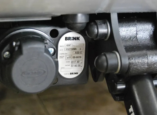 Фаркоп Brink (Thule) для Toyota Land Cruiser 200 V8 2007-2022. Быстросъемный крюк. Артикул 424700