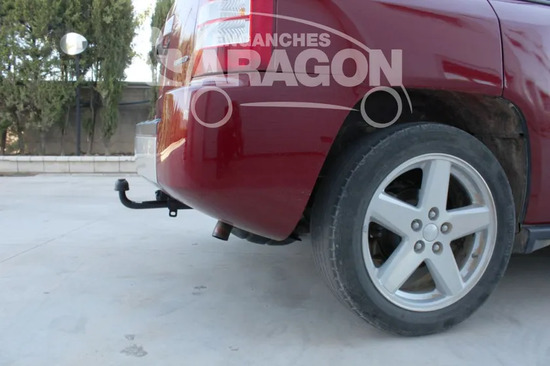 Фаркоп Aragon для Jeep Compass MK 2006-2010. Артикул E2904AA