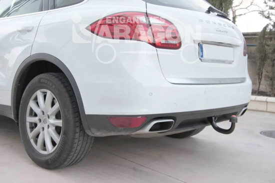 Фаркоп Aragon (быстросъемный крюк, вертикальное крепление) для Volkswagen Touareg II 4x4 2010-2017.. Артикул E6710AV