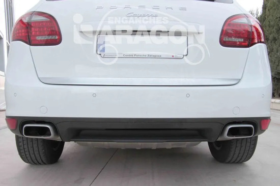 Фаркоп Aragon (быстросъемный крюк, вертикальное крепление) для Volkswagen Touareg II 4x4 2010-2017.. Артикул E6710AV