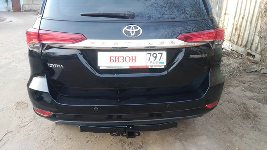 Фаркоп Bizon для Toyota Fortuner II 2015-2022. Быстросъемный крюк. Артикул FA 0250-E