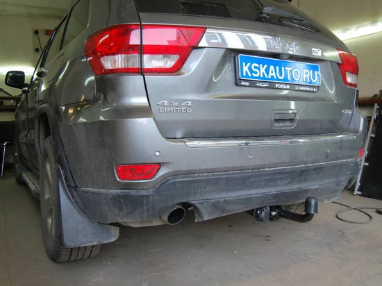 Фаркоп Auto-Hak для Jeep Grand Cherokee WK2 (кроме SRT) 2011-2014. Артикул JP 10