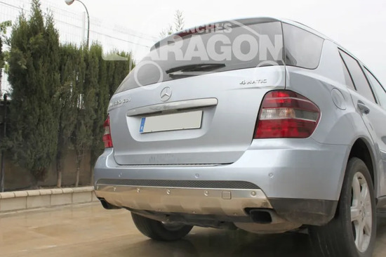 Фаркоп Aragon (быстросъемный крюк, вертикальное крепление) для Mercedes-Benz M-Класс (ML) W164 2005-2011.. Артикул E4117CV