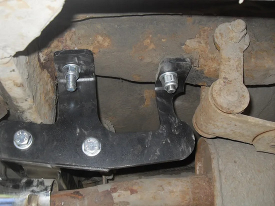 Фаркоп Oris (ранее Bosal) для ГАЗ Volga 3110, 31105 седан 1997-2009 (двигатель Chrysler). Артикул 3806-A