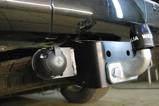 Фаркоп Westfalia для Toyota Land Cruiser 200 V8 2007-2022. Фланцевое крепление. Артикул 335359600001