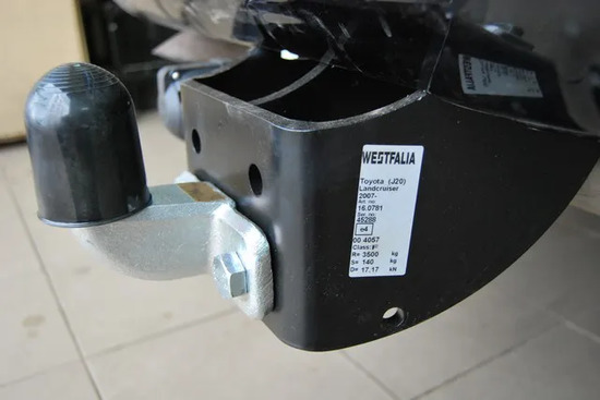 Фаркоп Westfalia для Toyota Land Cruiser 200 V8 2007-2022. Фланцевое крепление. Артикул 335359600001