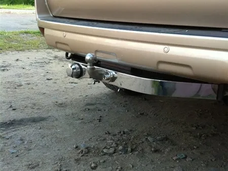 Фаркоп Baltex для Lexus LX 470 1998-2007 с накладкой из нержавеющей стали. Фланцевое крепление. Артикул Y08EL