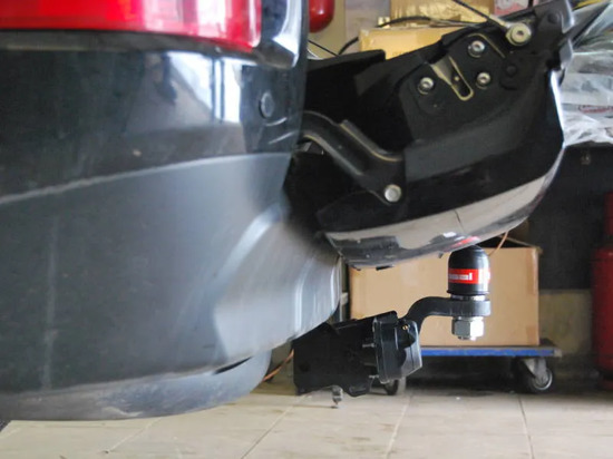 Фаркоп Oris (ранее Bosal) для Citroen C-Crosser 2007-2013. Быстросъемный крюк под американский квадрат. Артикул 4165-E