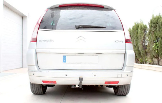 Фаркоп Aragon для Peugeot 5008 2009-2022. Артикул E1220AA