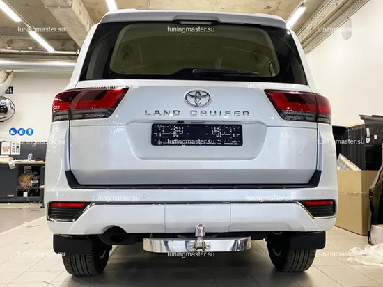 Фаркоп Baltex для Toyota Land Cruiser 300 2021-2022 с нержавеющей накладкой. Фланцевое крепление. Артикул 249474
