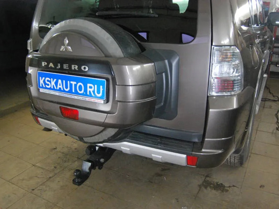 Фаркоп Imiola для Mitsubishi Pajero IV 2008-2022. Быстросъемный крюк под квадрат. Артикул Y.201