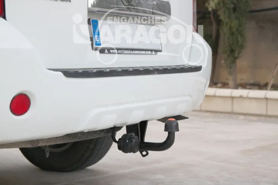 Фаркоп Aragon для Nissan Pathfinder R51 2004-2014. Артикул E4418AA