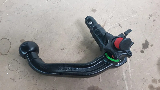 Фаркоп Westfalia для Seat Leon III хэтчбек, универсал 2012-2020. Быстросъемный крюк. Артикул 317132600001