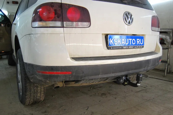 Фаркоп Auto-Hak для Volkswagen Touareg I 2003-2010. Артикул K 46