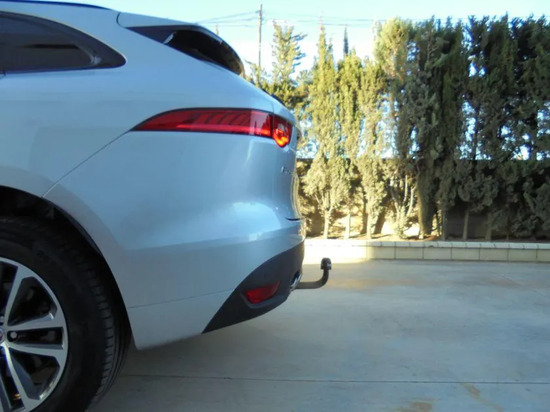 Фаркоп Aragon (быстросъемный крюк, вертикальное крепление) для Jaguar F-Pace 2016-2022. Артикул E2802AV