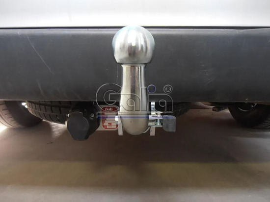 Фаркоп Galia оцинкованный для Mercedes-Benz Viano W639 RWD 2003-2014. Быстросъемный крюк. Артикул M108C