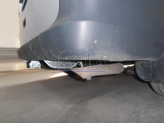 Фаркоп Galia оцинкованный для Mercedes-Benz Viano W639 RWD 2003-2014. Быстросъемный крюк. Артикул M108C
