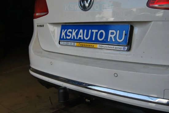 Фаркоп Auto-Hak для Volkswagen Passat B7 седан, универсал 2010-2014. Артикул K 57