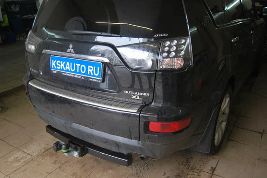 Фаркоп Лидер-Плюс для Mitsubishi Outlander XL 2007-2012. Фланцевое крепление. Артикул M105-F