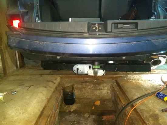 Фаркоп Лидер-Плюс для Mitsubishi Outlander XL 2007-2012. Фланцевое крепление. Артикул M105-F