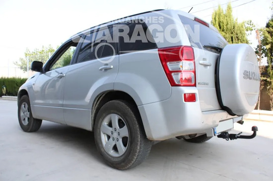Фаркоп Aragon (быстросъемный крюк, горизонтальное крепление) для Suzuki Grand Vitara III 5-дв. 2005-2015. Артикул E6108BS