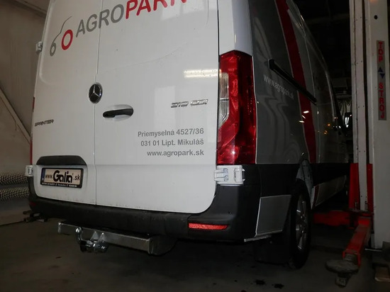 Фаркоп Galia оцинкованный для Mercedes-Benz Sprinter W906 (Европа) (без подножки) 2006-2018. Быстросъемный крюк. Артикул M118C