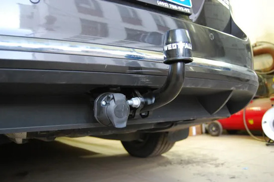 Фаркоп Westfalia для Volkswagen Passat CC седан, универсал 2011-2016. Артикул 321821600001