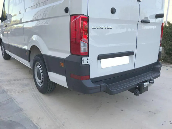 Фаркоп Aragon для Volkswagen Crafter 2016-2022. Фланцевое крепление. Артикул E6715AC