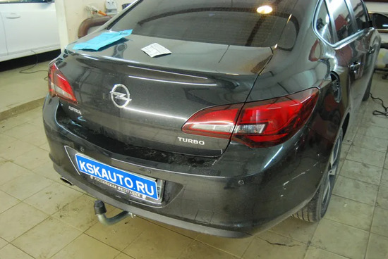 Фаркоп Galia оцинкованный для Opel Astra J универсал 2009-2015. Артикул O061A